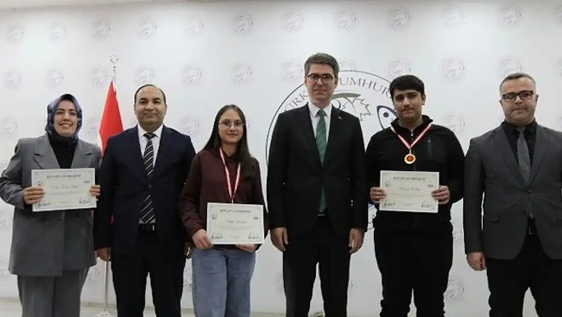 Van Erciş’te Kitap Van Projesi Ödül ve Sertifika Töreni Düzenlendi