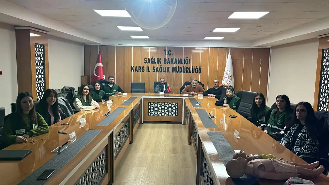 Yeşilay Kars Şubesi Gönüllülerine İlk Yardım Eğitimi