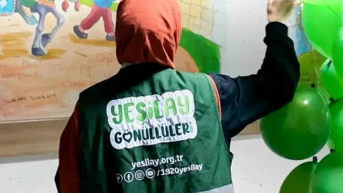 Yeşilay Kars Şubesi’nden Hastalara Moral Ziyareti