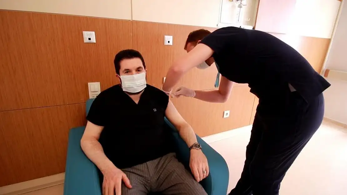 Ağrı Belediye Başkanı Sayan, Covid-19 aşısı oldu