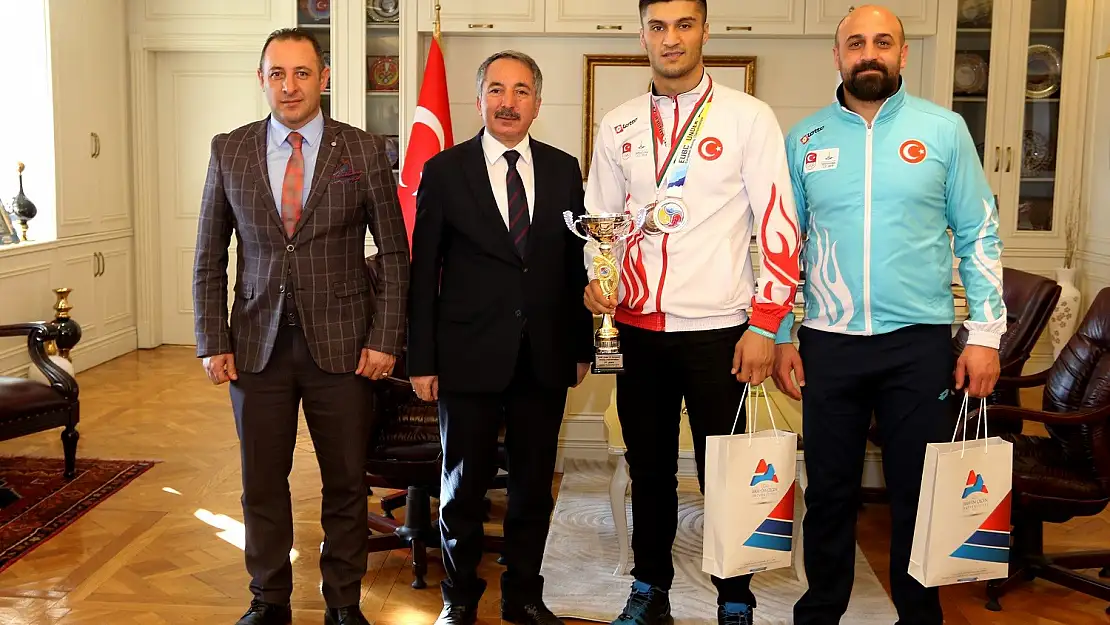 Ağrı İÇÜ'de Boks da büyük başarı