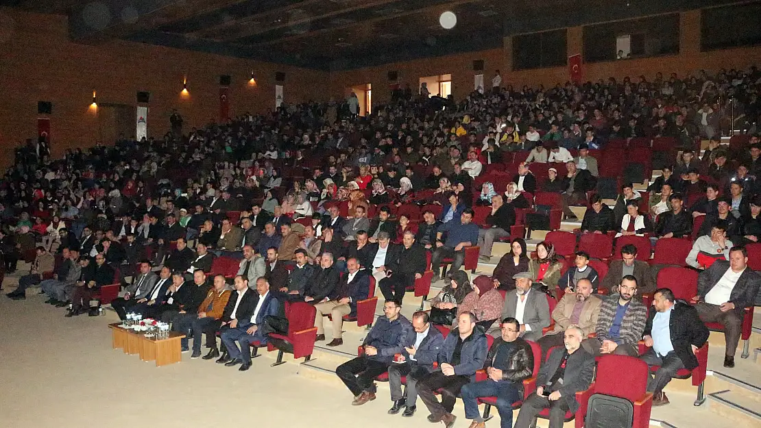 En iyi ezanı okumak için yarıştılar
