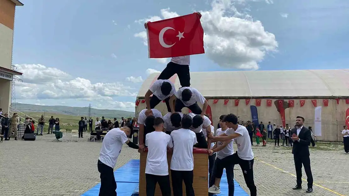 106. Atatürk'ü Anma ve Gençlik Bayramı Arpaçay'da Coşkuyla Kutlandı