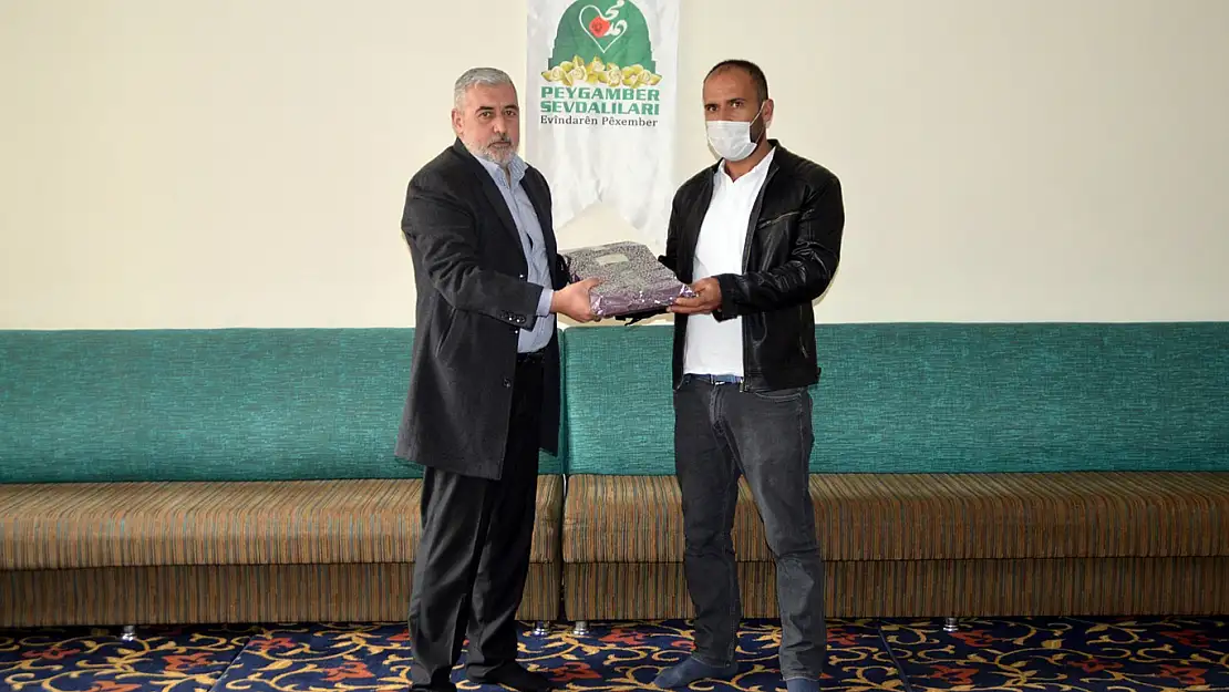 Ağrı'da Siyer Yarışmasında başarılı olan öğrencilere ödülleri dağıtıldı