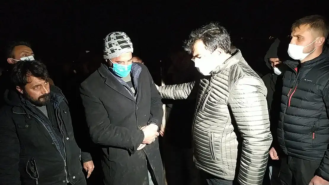 Ağrı'da akıntıya kapılıp hayatını kaybeden İpek, toprağa verildi