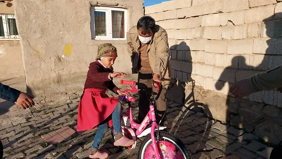 Kaymakam Balcı, 'Çatkapı' projesiyle kapı kapı dolaşıyor
