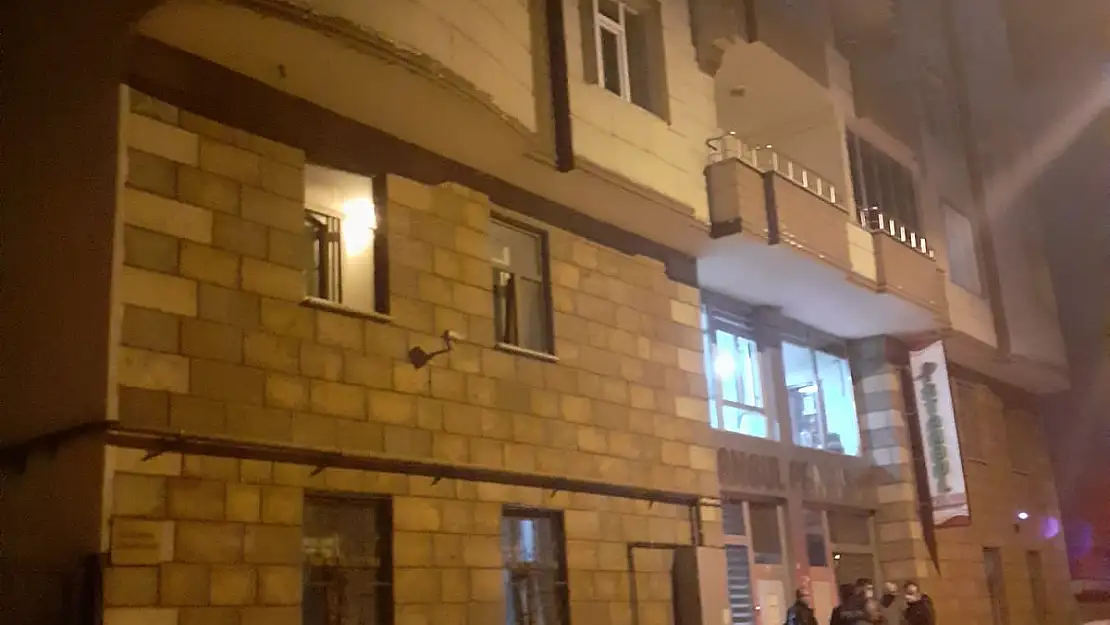 Ağrı'da bir polis meslektaşını vurdu