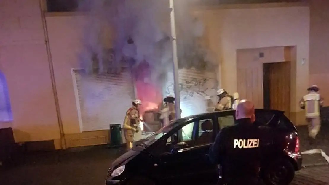 Almanya'da camiye saldırılar devam ediyor