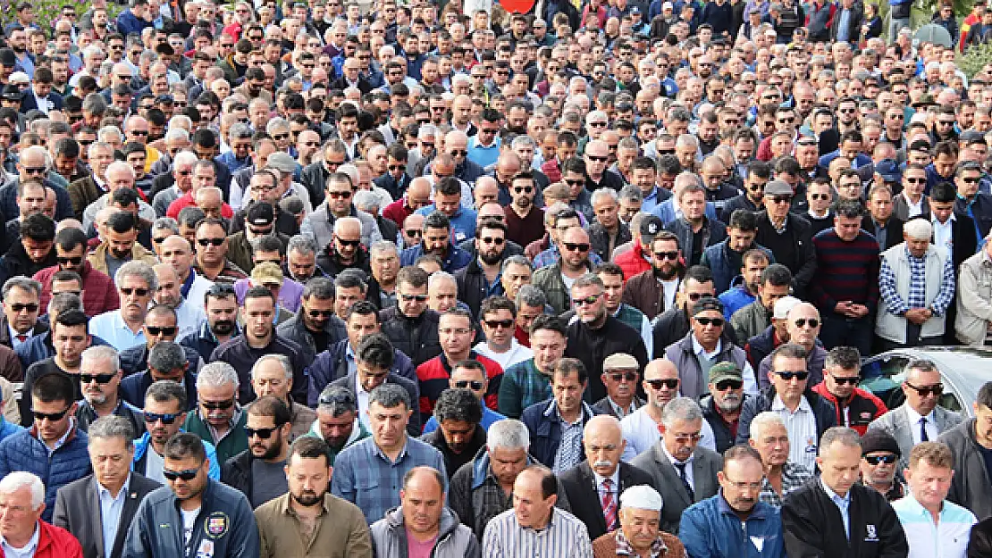 Bodrumlular Belediye Başkan Yardımcısını son yolculuğuna uğurladı