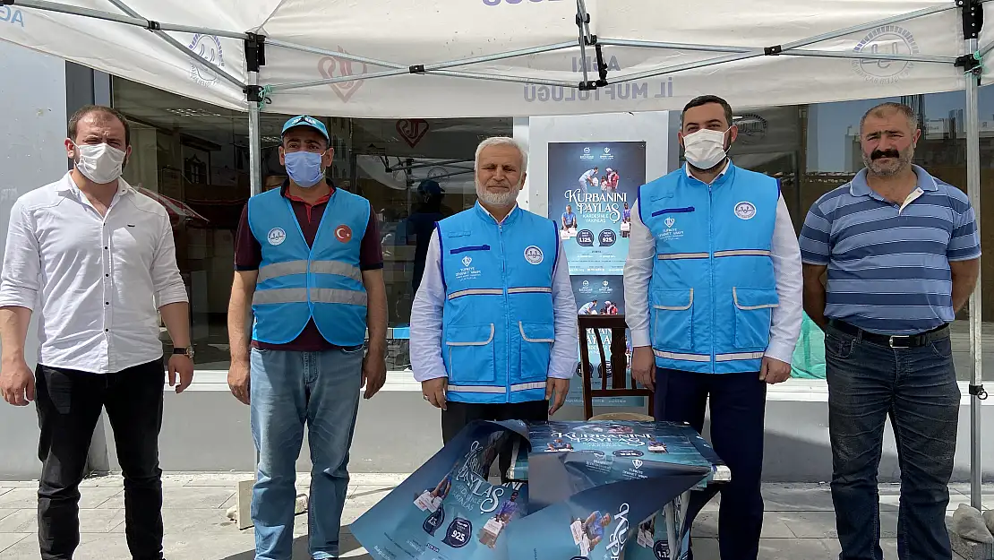 Ağrı'da 'Kurbanını Paylaş Kardeşinle Yakınlaş' standı açıldı