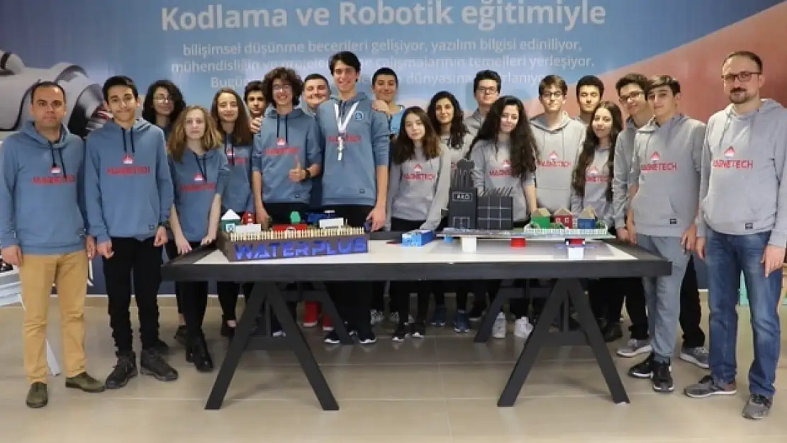 Lise öğrencilerindne tasarruflu robot