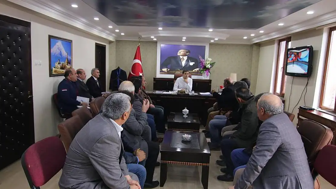 Kaymakam Erat halkla bir araya geldi