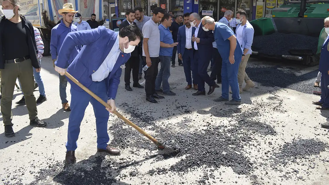 Ağrı'da yılsonuna kadar asfaltlanmayan yol kalmayacak