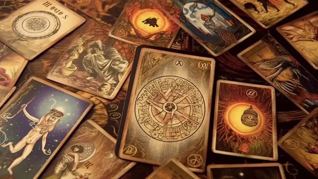 13 Temmuz 2025 Tarot Falı: Bugün Seni Neler Bekliyor? Aşk, Para, İş ve Sağlıkta Kartların Fısıldadıkları