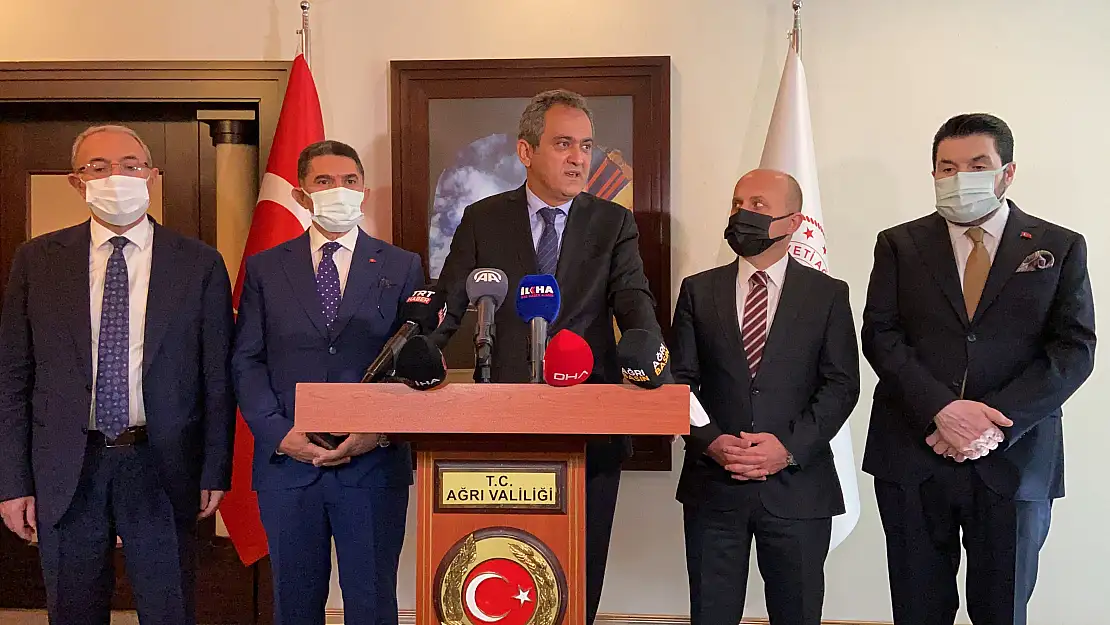 Milli Eğitim Bakanı Özer Ağrı'da