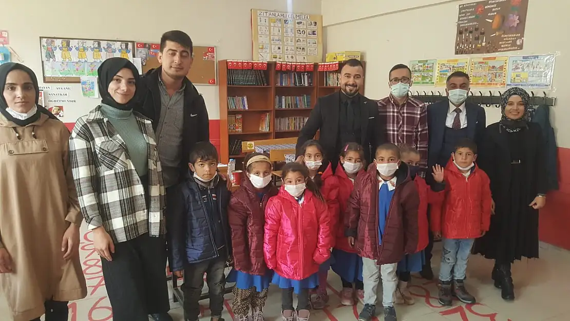 Ağrı'da hayırseverlerden toplanan yardımlar öğrencilere dağıtıldı