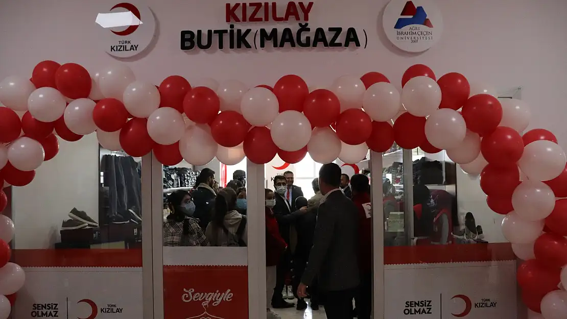 AİÇÜ'de ihtiyaç sahibi öğrenciler için butik mağaza açıldı