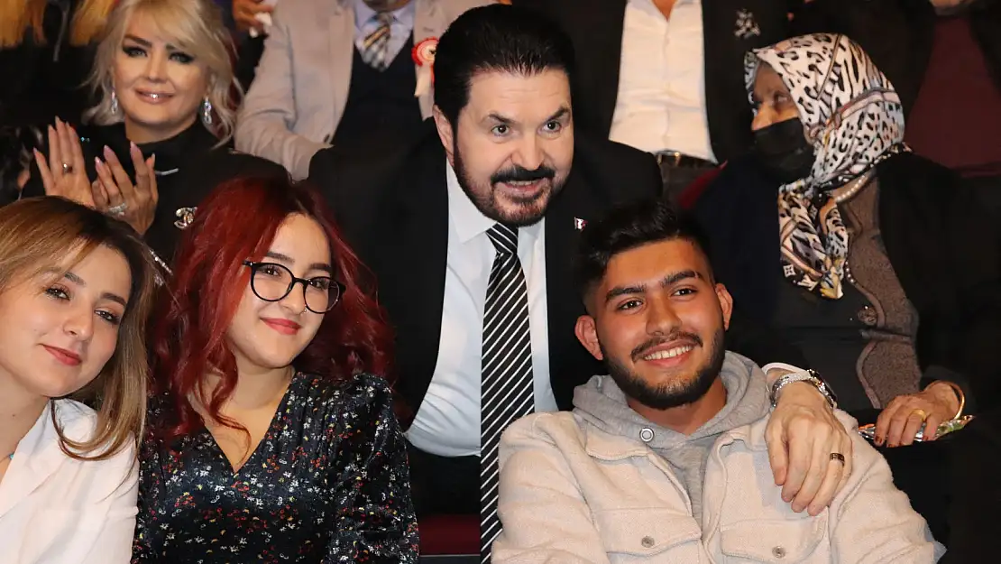Ağrı'da öğretmenler Urfa Sıra Gecesi ve Ceylan konseri ile eğlendi