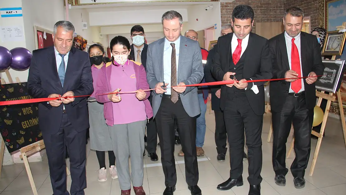 Ağrı'da öğretmenlerden ihtiyaç sahibi öğrencilere destek