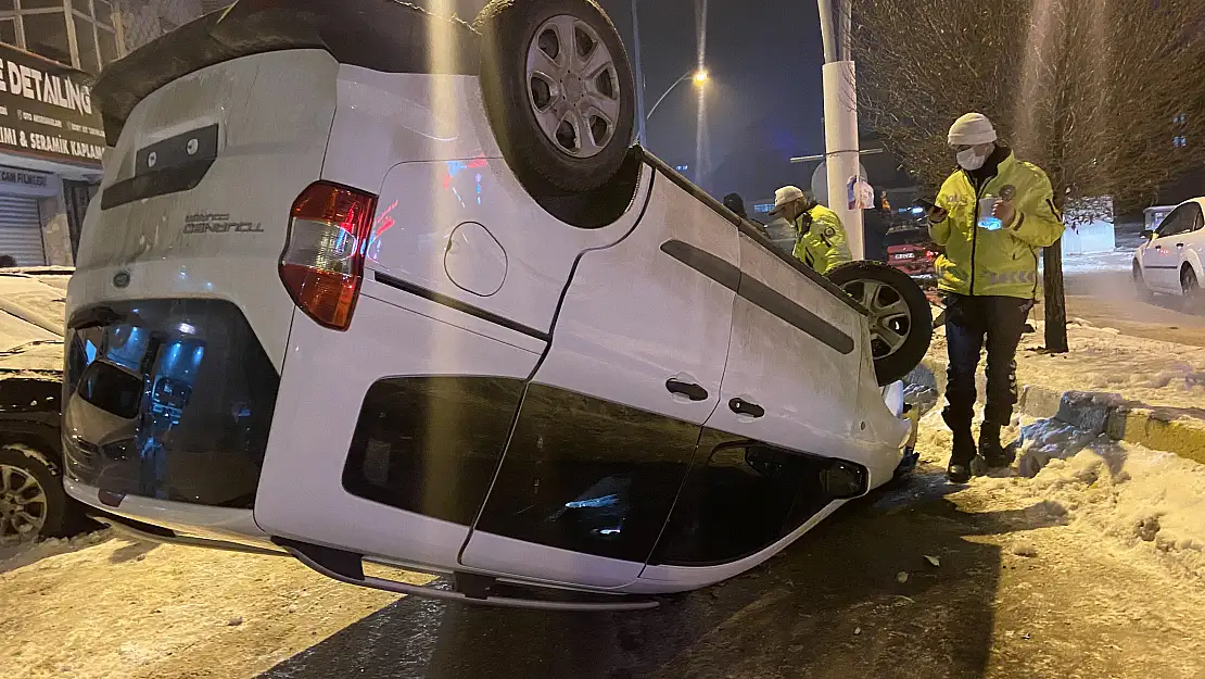 Ağrı'da araç takla attı: 2 yaralı
