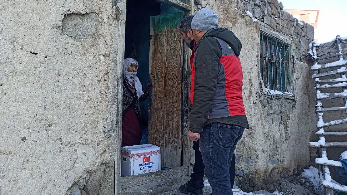 Ağrı'da ihtiyaç sahibi bin 400 aileye gıda kolisi dağıtıldı