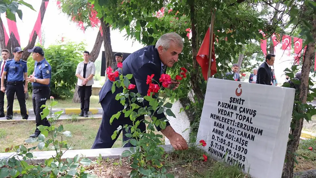 15 Temmuz'da Pasinler'de Şehitler Anıldı, Aileleri Ziyaret Edildi