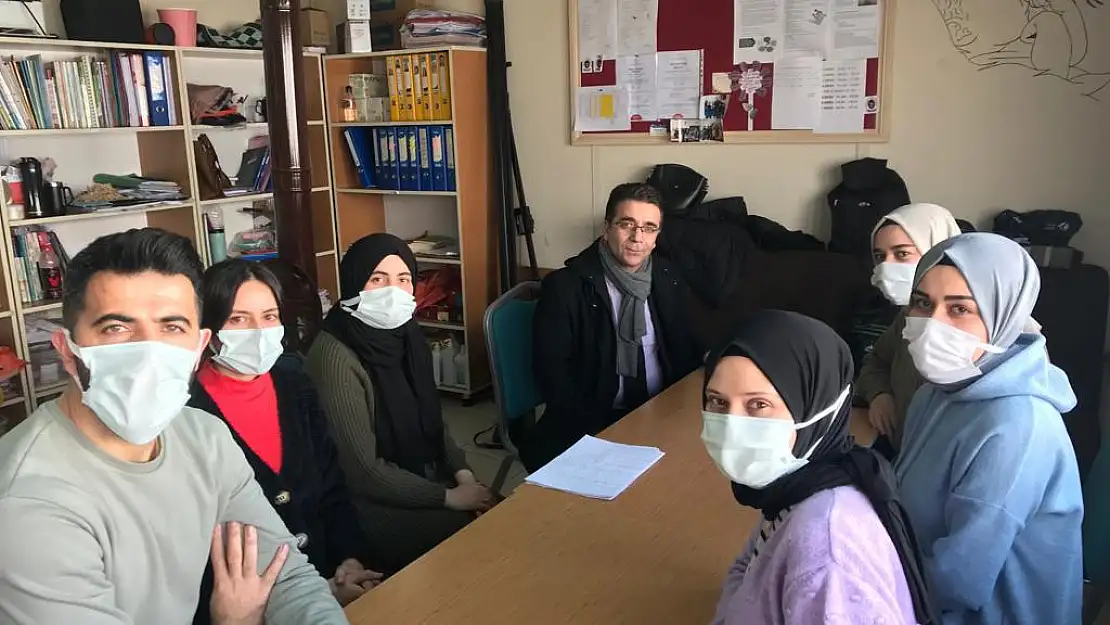 Hamur İlçe Milli Eğitim Müdürü Karakoç, köy okullarını ziyaret etti