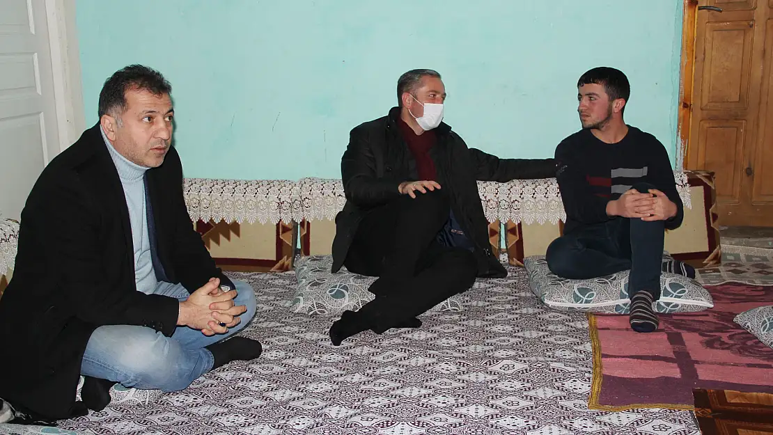 Müdür Kökrek, örnek öğrenciyi ziyaret etti
