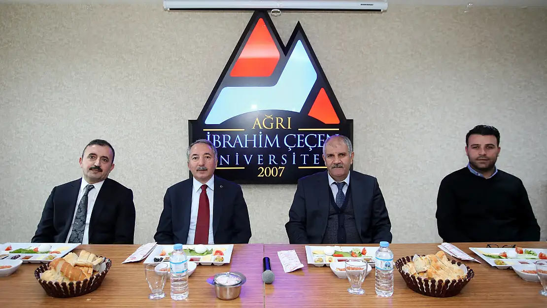 Rektör Karabulut, Öğrenci Kulüp Temsilcileri ile Bir Araya Geldi