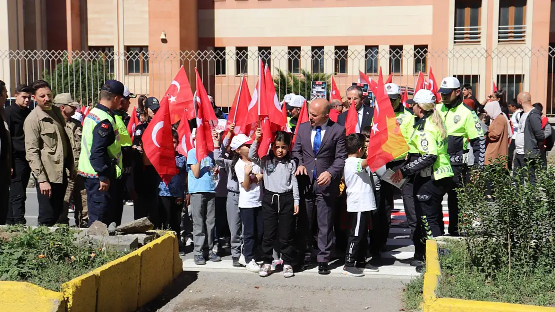 Ağrı'da trafikte yaya önceliğine dikkat çekildi