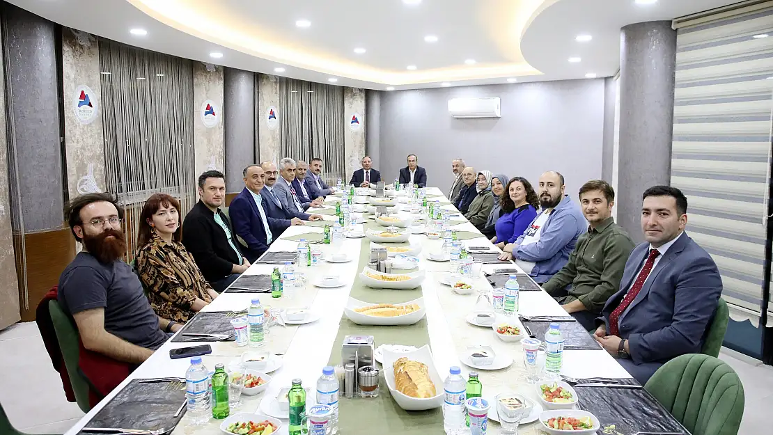 AİÇÜ'de Sağlık Değerlendirme Toplantısı Yapıldı