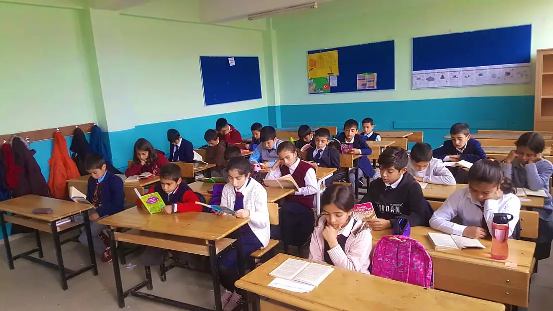 Ağrı Milli Eğitim Müdürlüğünce Eylül ayında en çok kitap okuyan öğrenciler belirlendi
