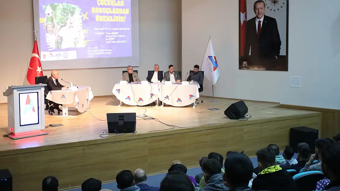 AİÇÜ'de 'Çocuklar Sonuçlardan Önemlidir' Paneli Gerçekleştirildi