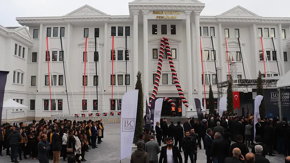 Doğubayazıt'ta Ömer Çoktin Fen Lisesi açıldı