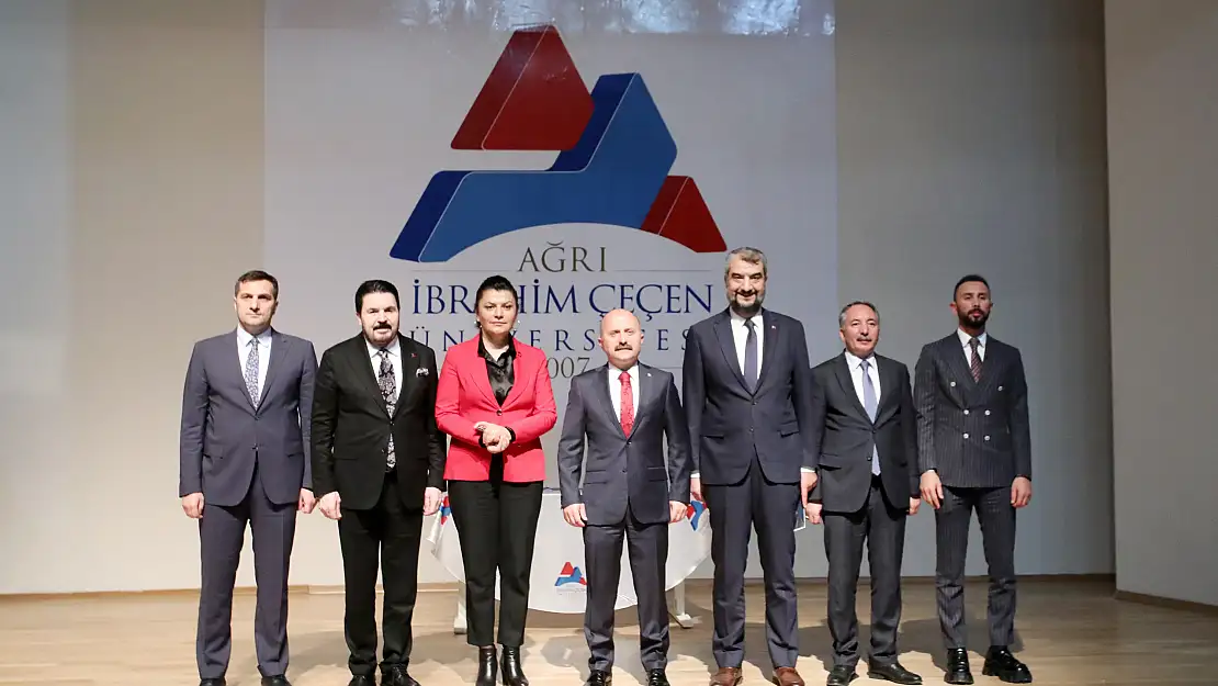 AİÇÜ'de 'Türkiye Yüzyılı Gençlik ve Üretim Stratejisi' konferansı düzenlendi