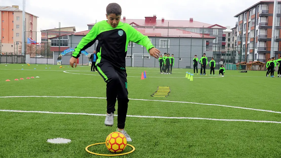 Ağrı U-14 Futbol Ligine Kaleci Kartal damga vurdu