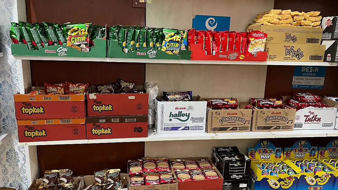 Ağrı Beşir Derneği deprem zedeler için sosyal market açtı