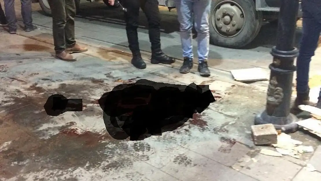 Ağrı'da gençler kavga etti 1 yaralı
