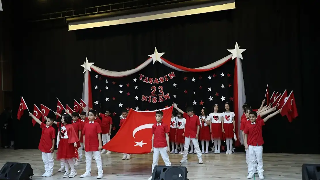 Ağrı'da 23 Nisan Ulusal Egemenlik ve Çocuk Bayramı kutlandı