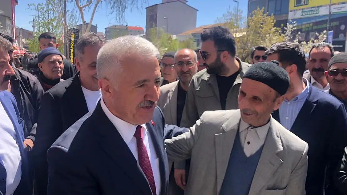 Bölgenin Abisi Ulaştırma Eski Bakanı Ahmet Arslan Ağrı'da vatandaşlarla buluştu