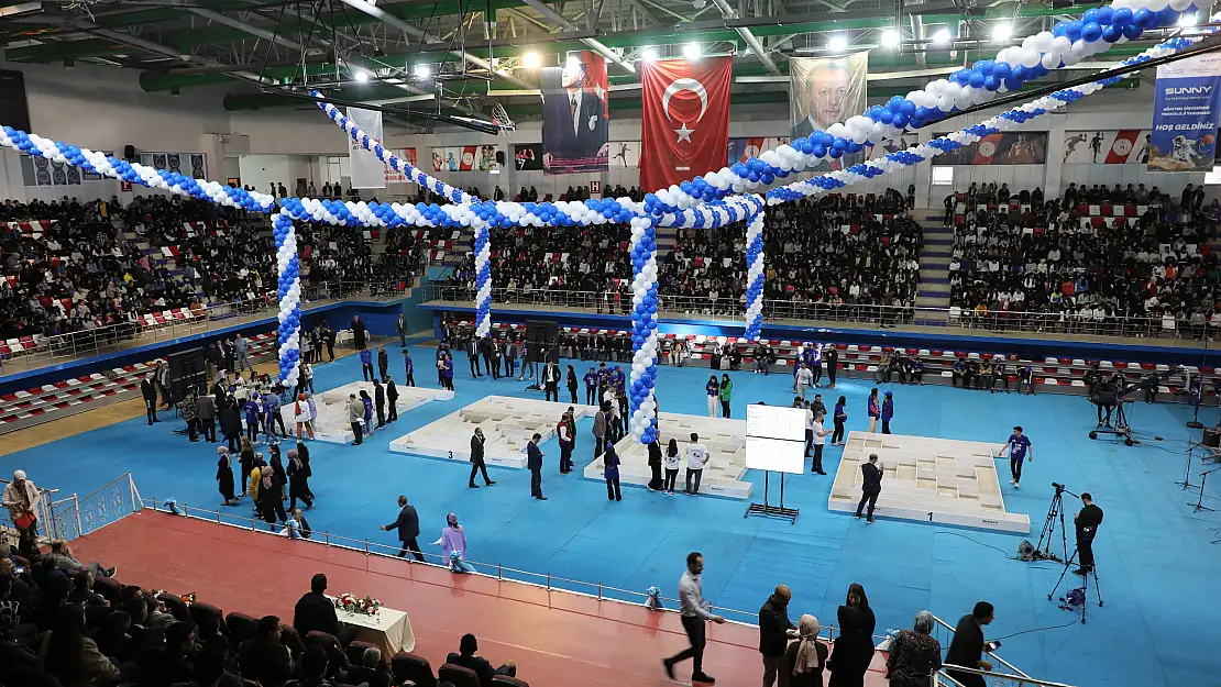 Ağrı'da öğrencilerin geliştirdiği robotlar göz doldurdu