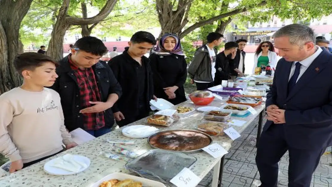 Ağrı'da '4. Pilav Günü ve Bahar Şenliği' düzenlendi