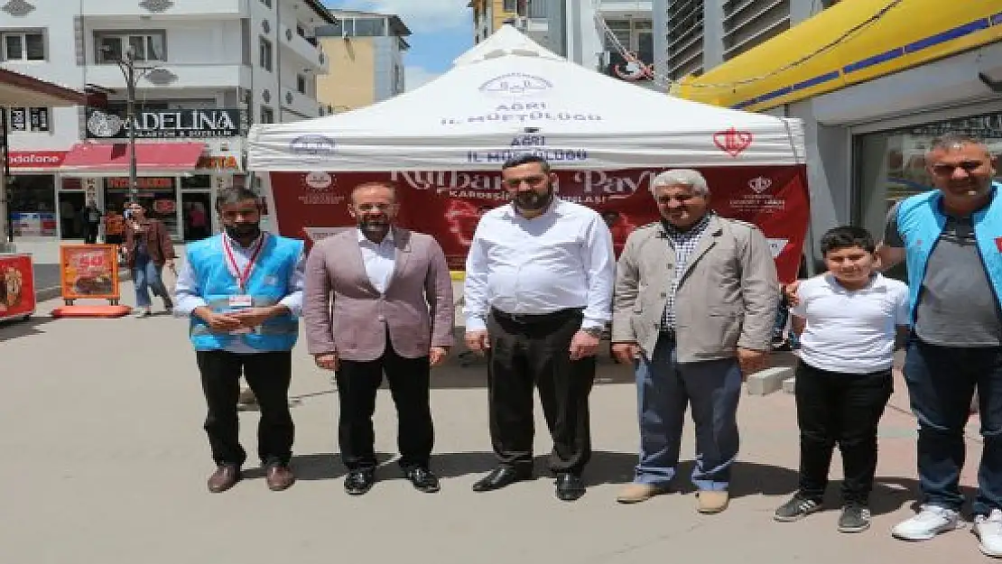 TDV Kurban Bağış Standıyla Vatandaşların Vekaletleri Kabul Ediliyor