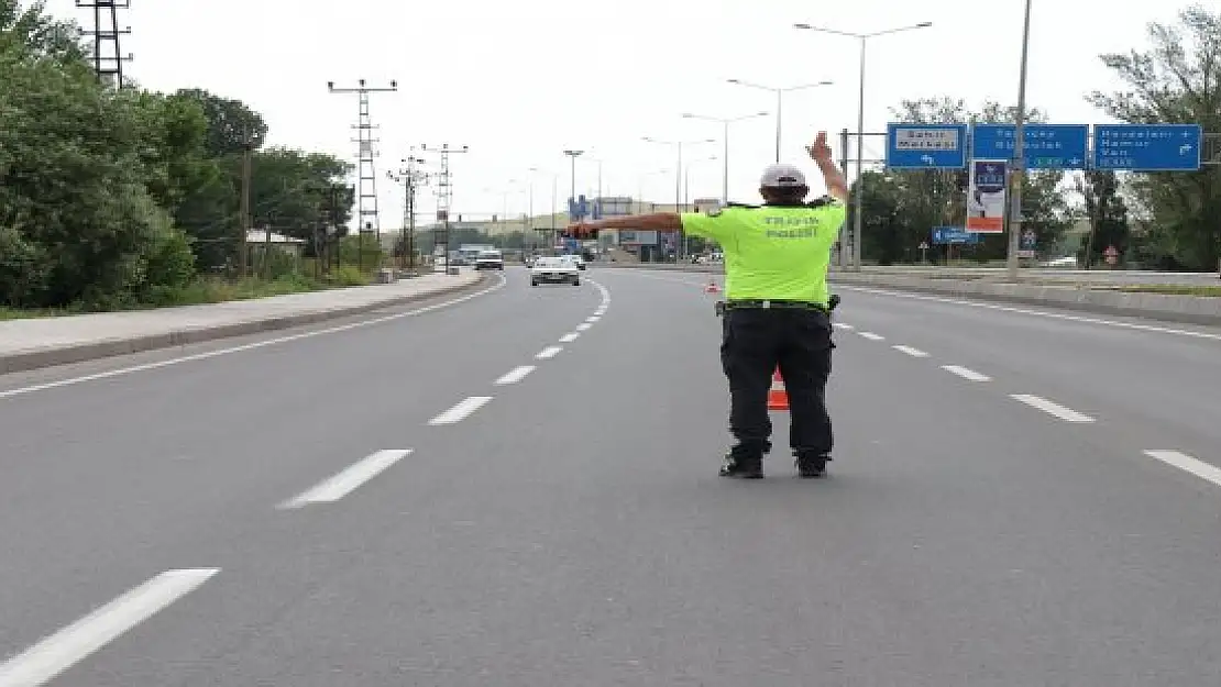 Ağrı'da hava destekli trafik denetimi