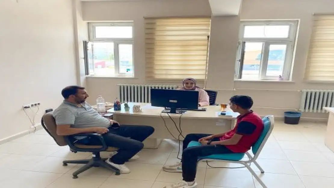 Ağrı'da lise adaylarına yönelik 'Tercih Danışmanlığı' hizmeti başlatıldı