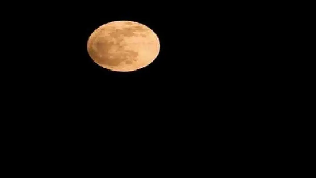 Ağrı'da 'Süper Ay' manzarasıyla büyüledi