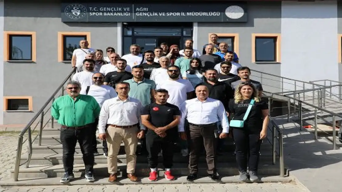 Ağrı Gençlik ve Spor İl Müdürlüğü, yeni sezon öncesi antrenörleri ile toplantı yaptı