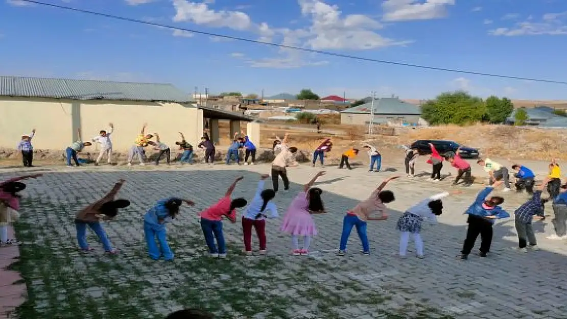 Tutak'ta öğrenciler güne sporla başlıyor