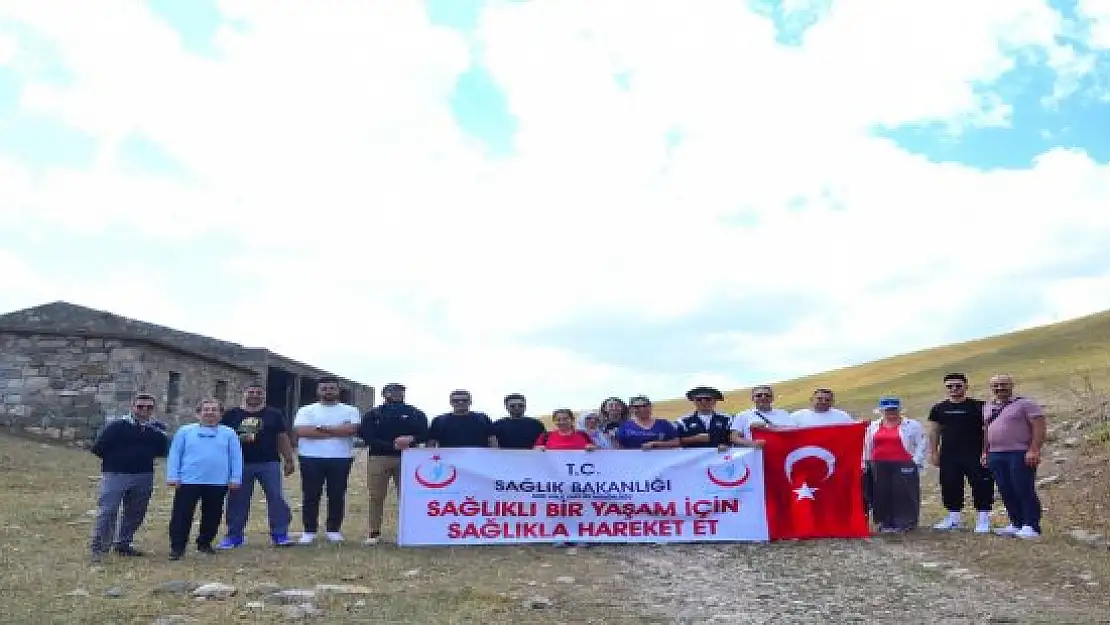 Ağrı'da sağlıklı yaşam için tarihi yolda yürüdüler