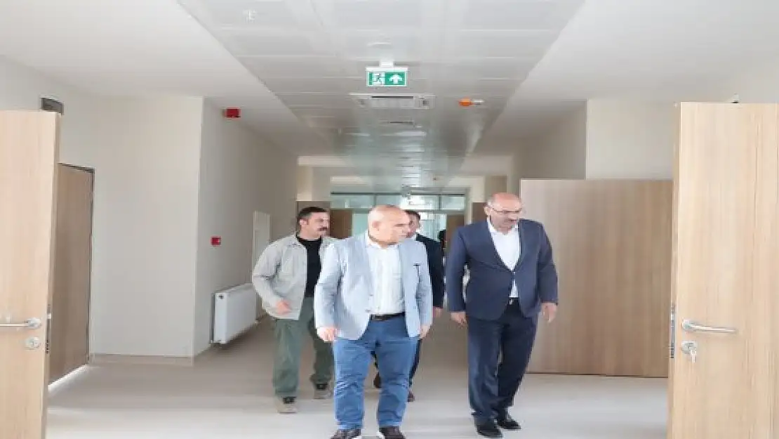 Ağrı Valisi Koç, sağlık ve turizm tesislerini gezdi